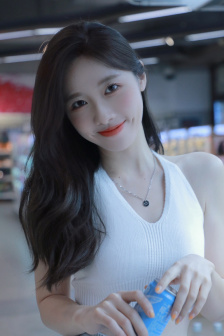 盖世太保枪口下的中国女人